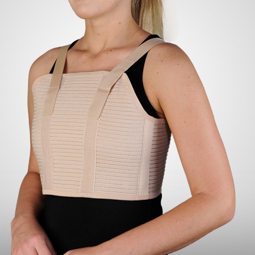 SL 241 The belt is a bandage for rib injuries